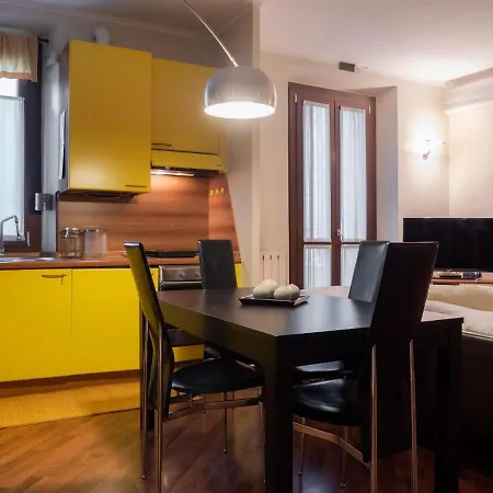 With Balcony In Corso Indipendenza Апартаменты Милан